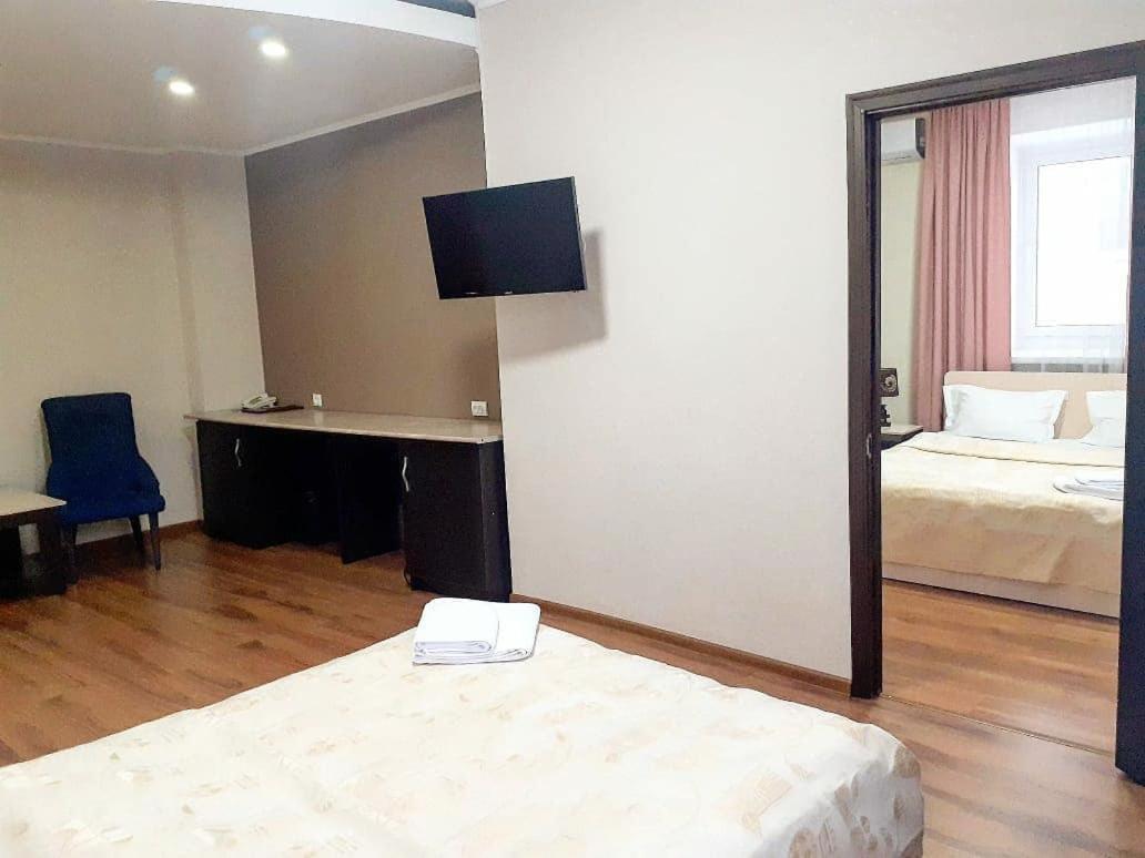 City Hotel Ust-Kamenogorsk ภายนอก รูปภาพ