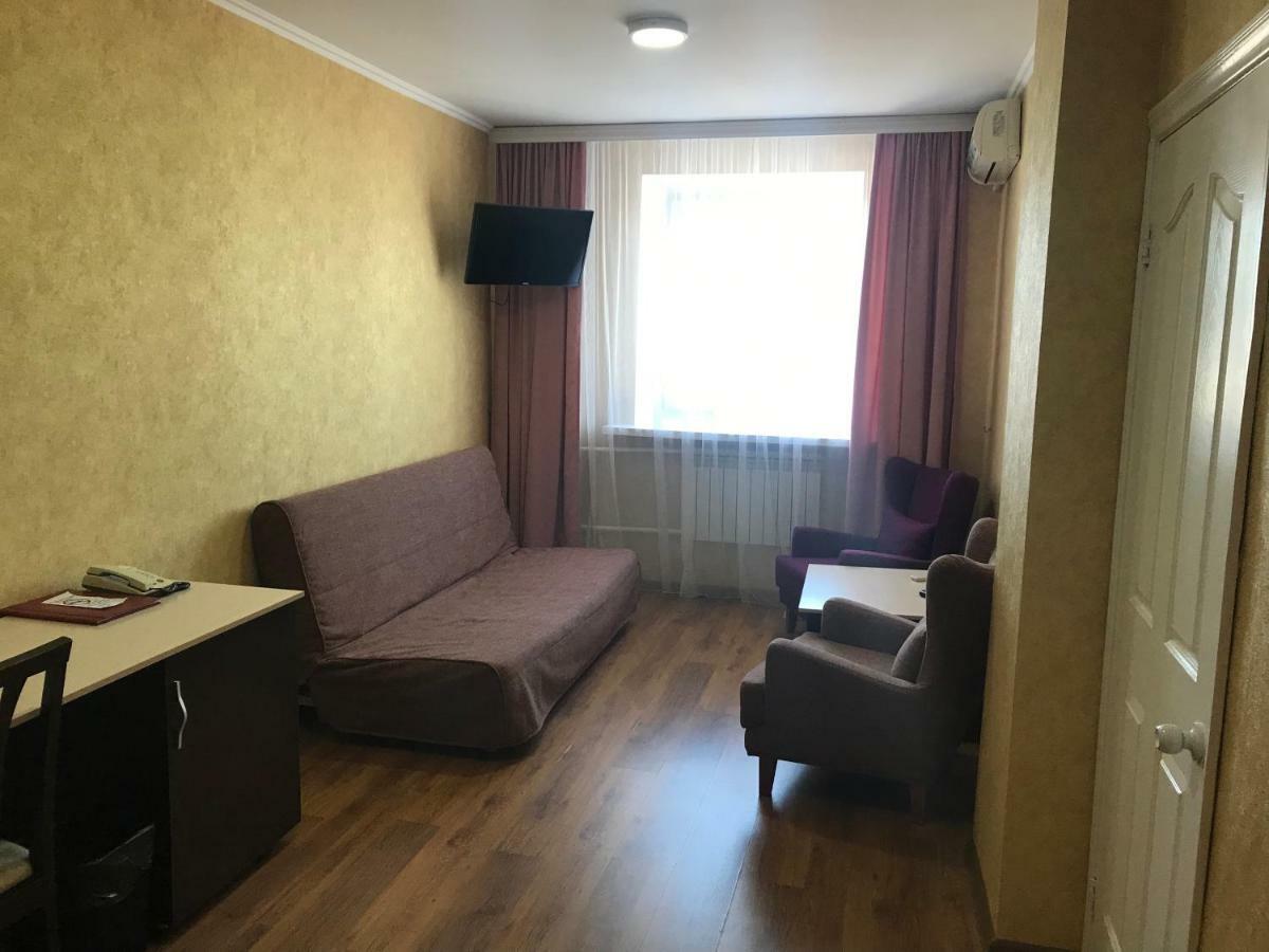 City Hotel Ust-Kamenogorsk ภายนอก รูปภาพ