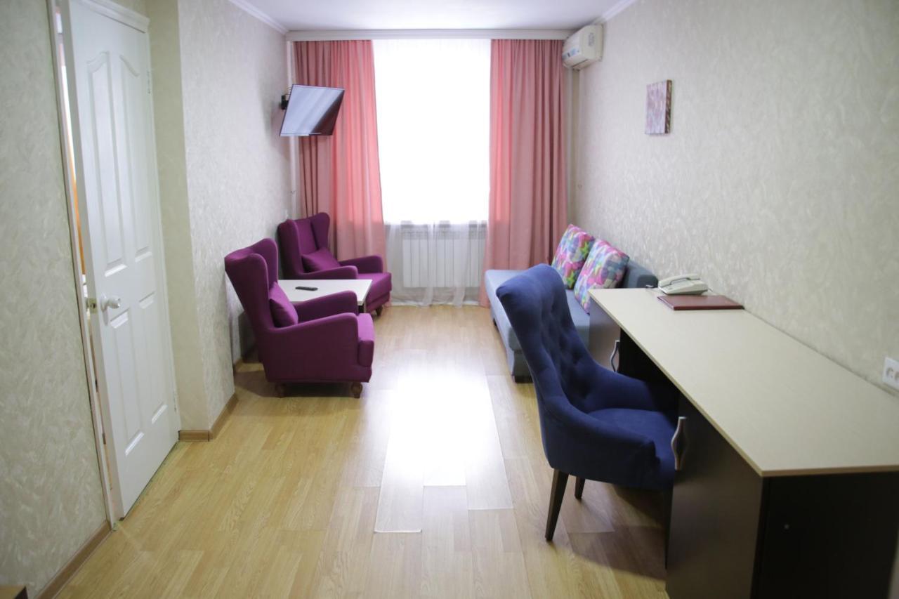 City Hotel Ust-Kamenogorsk ภายนอก รูปภาพ